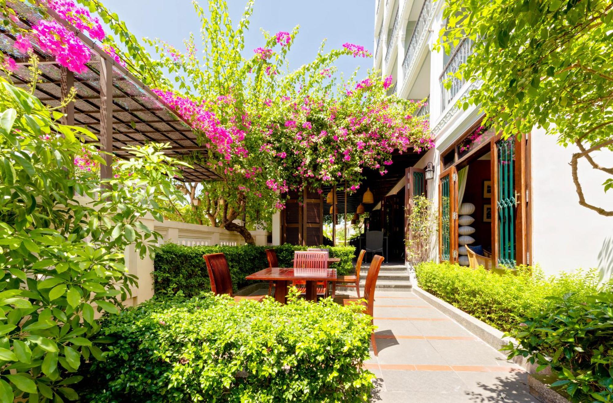 Cozy Savvy - The Quintessence Of Exquisite Retreat
